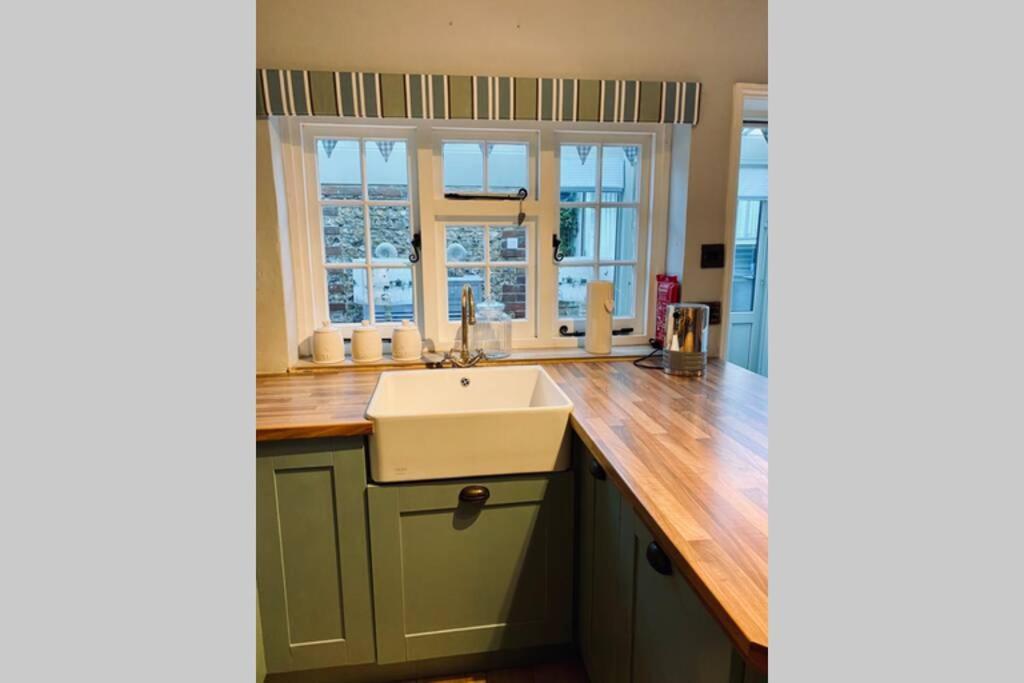 Angel Cottage, Boxgrove, Chichester - Relax And Unwind Esterno foto